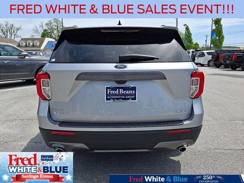 Certified 2022 Ford Explorer XLT w/ Equipment Group 202A AWD/4WD image 9