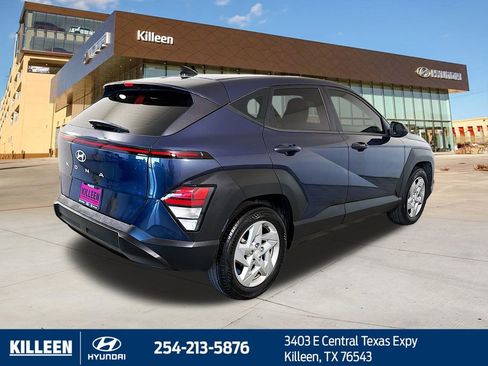 Used 2024 Hyundai Kona SE image 9