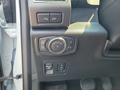 Used 2020 Ford F150 Lariat w/ Equipment Group 502A Luxury AWD/4WD image 19