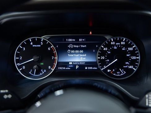 Used 2023 Nissan Rogue SV image 2