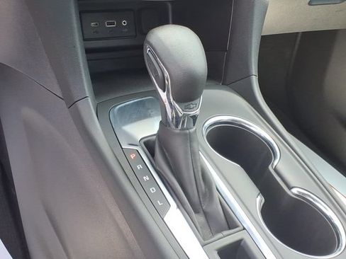 Used 2023 Chevrolet Equinox LT FWD image 12