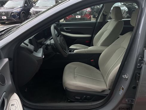 Used 2025 Hyundai Sonata SEL FWD image 10