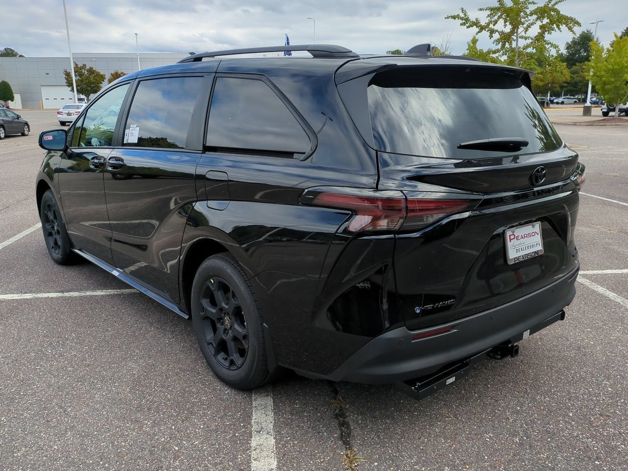 New 2026 Toyota Sienna XLE Woodland Edition AWD/4WD image 6