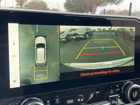 New 2026 Toyota Highlander Platinum image 24