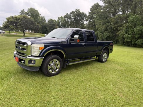 Used 2015 Ford F250 Lariat w/ Lariat Ultimate Package AWD/4WD image 4