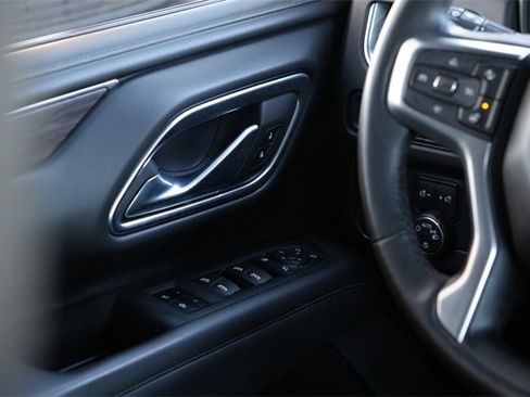 Used 2023 Chevrolet Tahoe Z71 w/ Luxury Package image 18