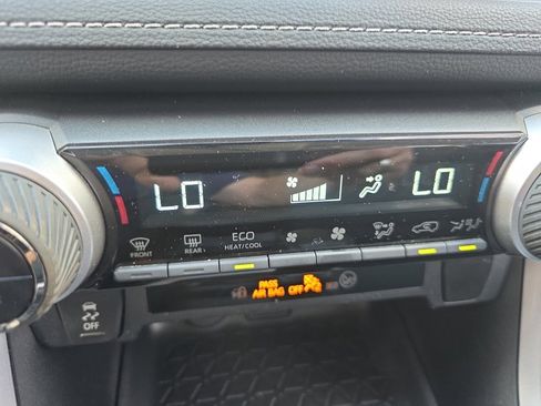 Used 2024 Toyota RAV4 XLE image 25