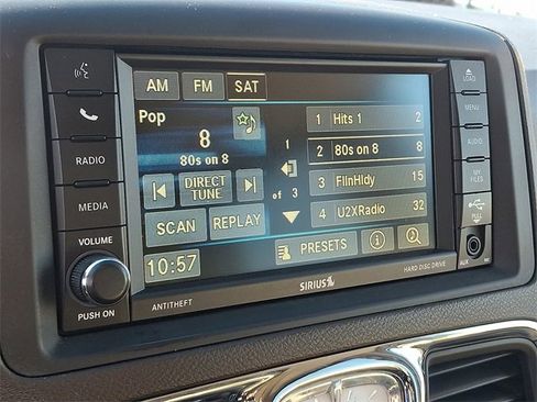 Used 2015 Chrysler Town & Country Touring image 13