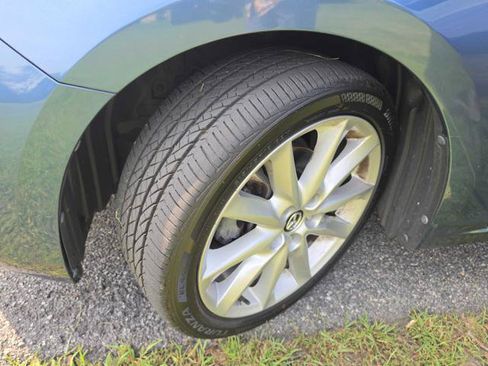 Used 2017 MAZDA MAZDA3 Grand Touring FWD image 9