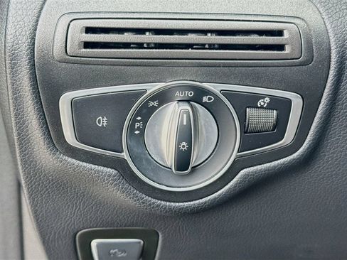 Used 2021 Mercedes-Benz GLC 300 w/ Exterior Lighting Package image 11