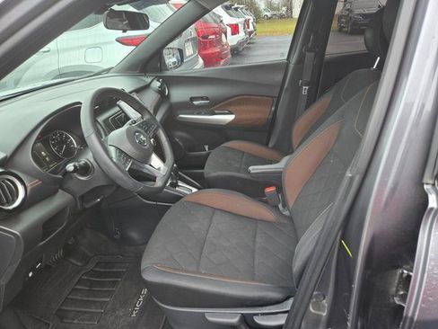 Used 2020 Nissan Kicks SR image 6