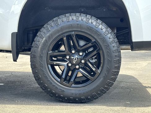 Used 2021 Chevrolet Silverado 1500 LT Trail Boss w/ Convenience Package II AWD/4WD image 33