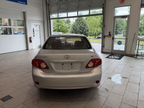 Used 2010 Toyota Corolla LE FWD image 5