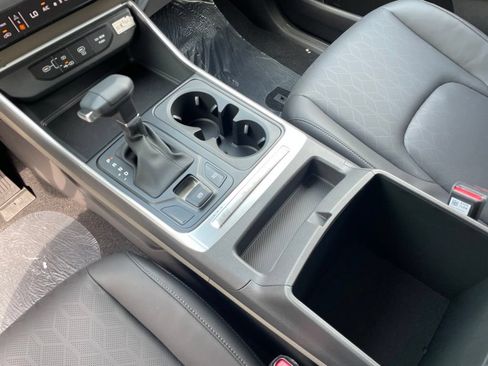 New 2027 Kia Carnival FWD image 9