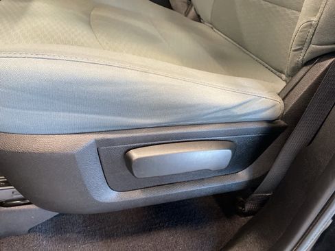 Used 2019 RAM 1500 Classic SLT image 16