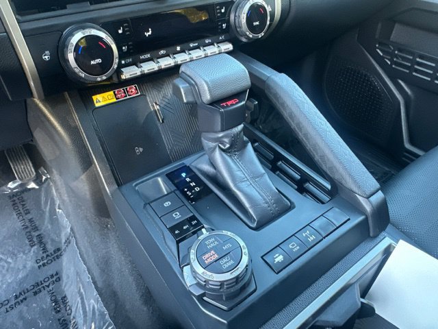 Used 2025 Toyota Tacoma TRD Off-Road w/ TRD Off Road Premium Package AWD/4WD image 35
