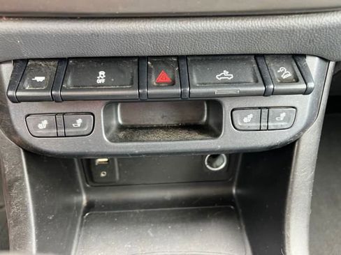 Used 2018 Chevrolet Colorado Z71 image 25