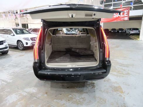 Used 2019 Cadillac Escalade ESV Luxury image 10