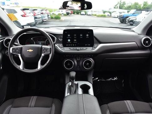Used 2025 Chevrolet Blazer LT AWD/4WD image 7