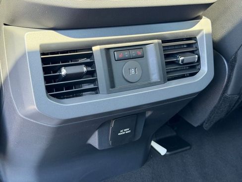 New 2026 Ford F250 Lariat w/ Black Appearance Package image 28