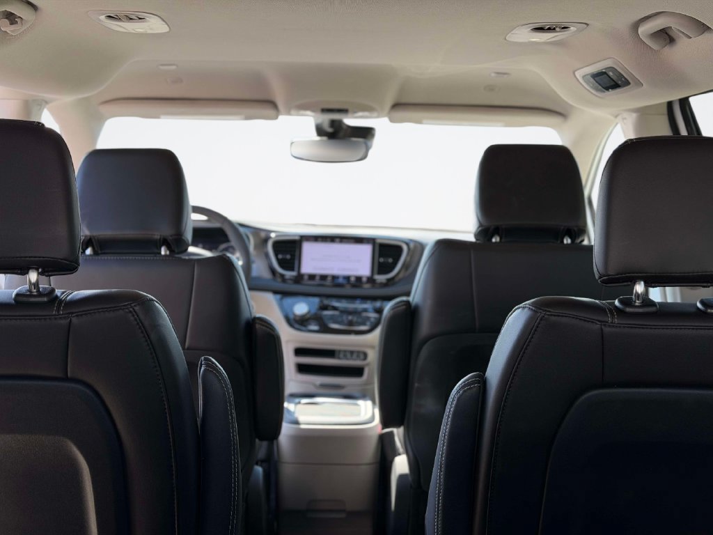 Used 2024 Chrysler Pacifica Touring-L AWD/4WD image 12