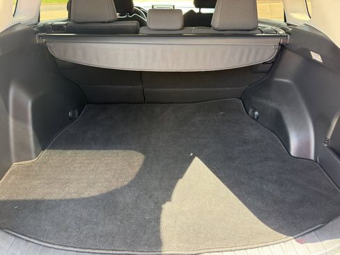 Used 2020 Toyota RAV4 LE FWD image 17