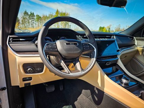 New 2026 Jeep Grand Cherokee L Limited AWD/4WD image 13
