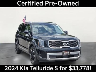 Used 2024 Kia Telluride S w/ S Sunroof Package
