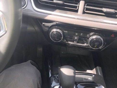 Used 2025 Chevrolet Trax ACTIV w/ Sunroof Package FWD image 24