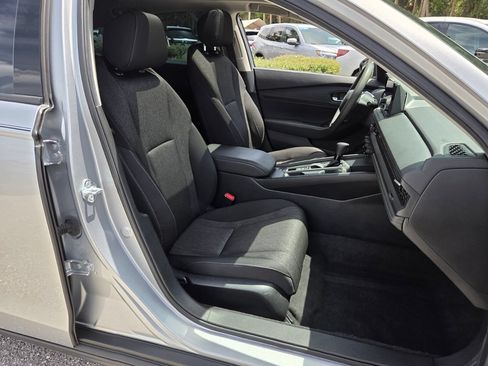 Certified 2025 Honda Accord SE image 19
