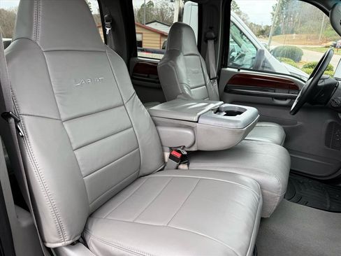 Used 2006 Ford F350 Lariat image 36