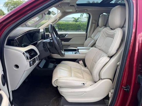 Used 2019 Lincoln Navigator Reserve AWD/4WD image 21