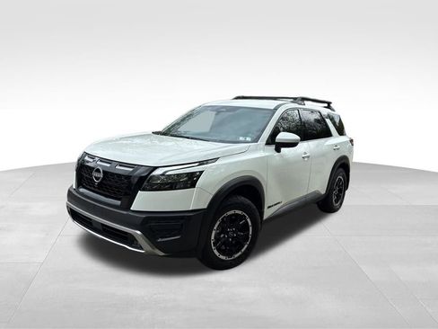 Used 2025 Nissan Pathfinder Rock Creek AWD/4WD image 17