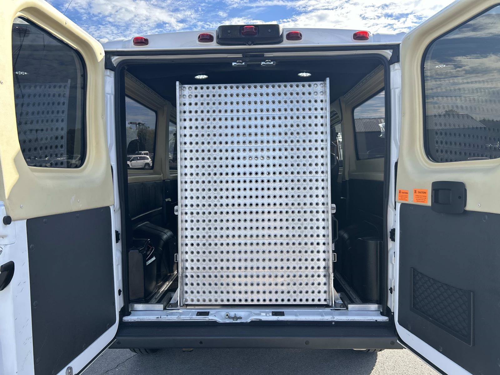 Used 2017 RAM ProMaster 1500 w/ Interior Convenience Group FWD image 17