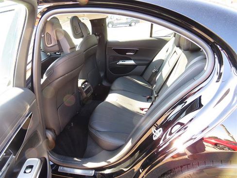 Used 2024 Mercedes-Benz E 350 4MATIC Sedan image 18