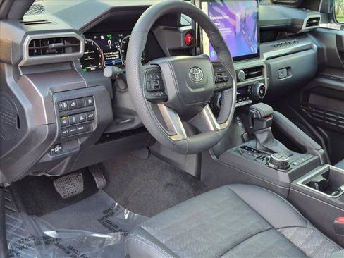 Certified 2025 Toyota Tacoma TRD Off-Road w/ TRD Off Road Premium Package AWD/4WD image 9