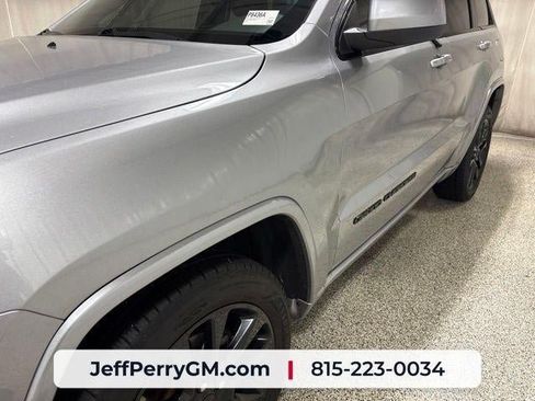Used 2018 Jeep Grand Cherokee Laredo AWD/4WD image 11