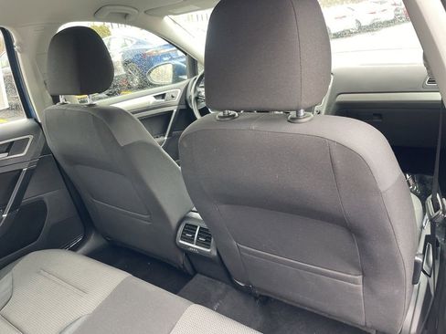 Used 2017 Volkswagen Golf S image 21