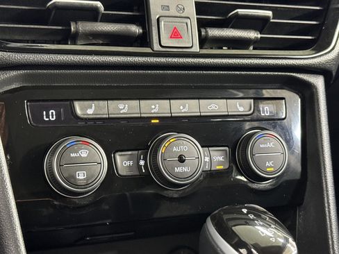 Used 2024 Volkswagen Taos SE FWD image 33