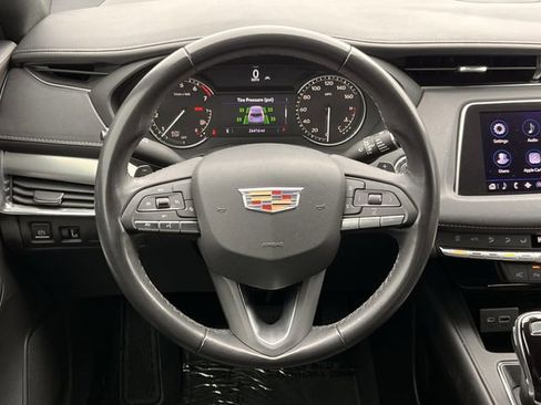 Certified 2022 Cadillac XT4 Premium Luxury w/ Enhanced Visibility Package image 15