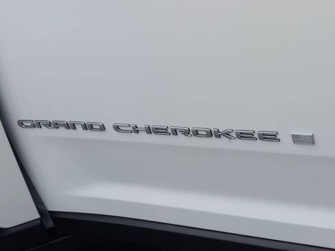 Used 2024 Jeep Grand Cherokee L Limited AWD/4WD image 43