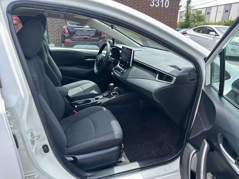 Used 2021 Toyota Corolla LE image 17