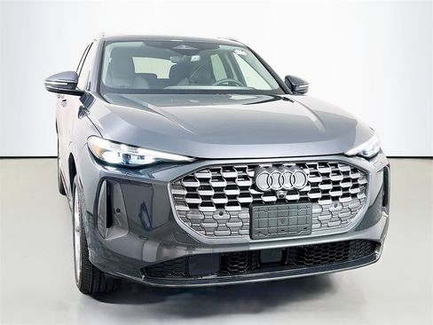 New 2025 Audi Q5 Premium Plus image 2