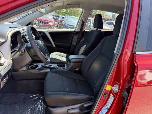 Used 2016 Toyota RAV4 LE AWD/4WD image 6