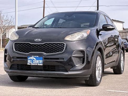 Used 2018 Kia Sportage LX w/ LX Technology Package FWD image 11
