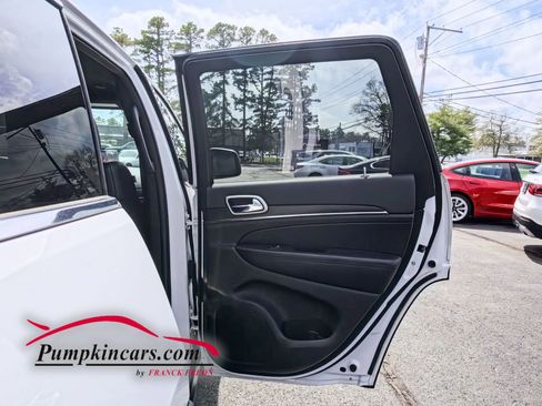 Used 2018 Jeep Grand Cherokee Limited w/ Luxury Group II image 15