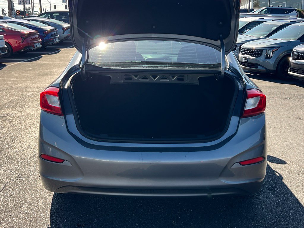 Used 2018 Chevrolet Cruze LT w/ Convenience Package FWD image 12