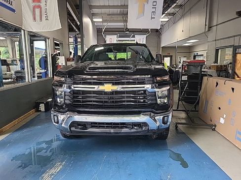Used 2025 Chevrolet Silverado 2500 LT w/ All Star Edition AWD/4WD image 2