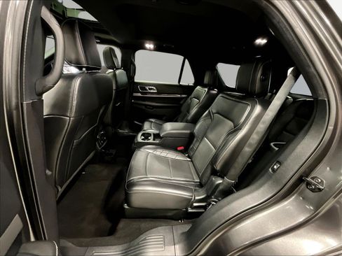 Used 2019 Ford Explorer Platinum AWD/4WD image 22
