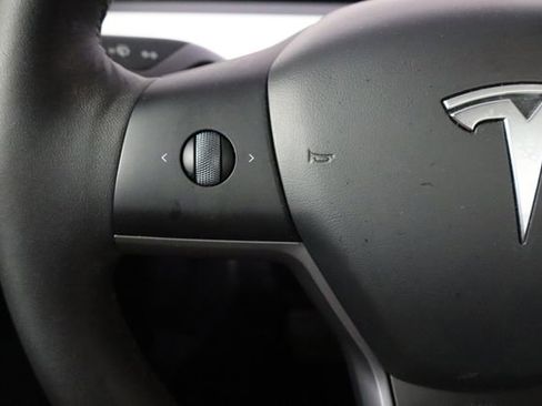 Used 2024 Tesla Model Y Long Range RWD image 15